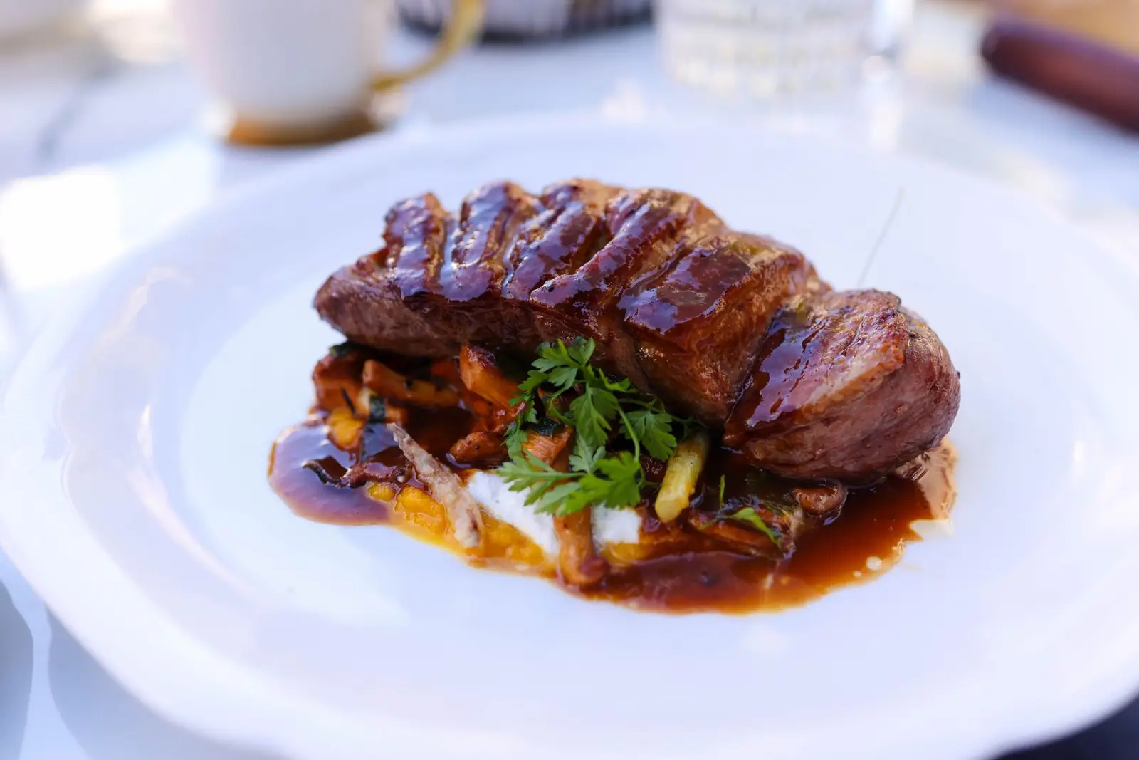 Detalj fra restauranten på Selquessianroyallodge